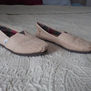 Toms